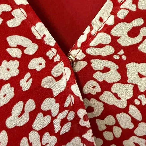 Elegant Red and White Animal Print Patterned Long Sleeve Dress by PrettyGarden - Picture 4 of 14